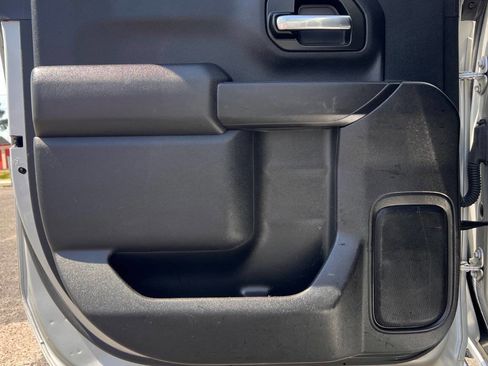 Used 2022 Chevrolet Silverado 2500 Custom w/ Custom Value Package image 14