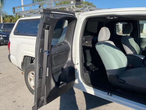 Used 2019 Toyota Tacoma SR image 31
