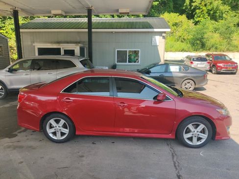 Used 2014 Toyota Camry SE FWD image 7