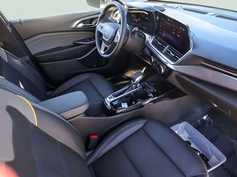 Used 2024 Chevrolet Trax ACTIV w/ Sunroof Package image 32