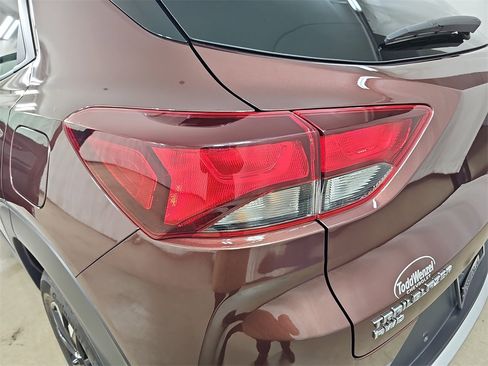 Certified 2022 Chevrolet TrailBlazer LT w/ Convenience Package image 40