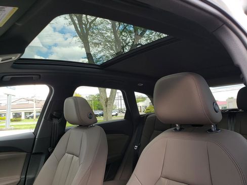 Used 2025 Audi Q5 Premium w/ Convenience Package AWD/4WD image 4
