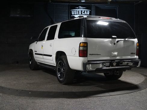 Used 2006 GMC Yukon XL SLT w/ SLT Preferred Equipment Group AWD/4WD image 3
