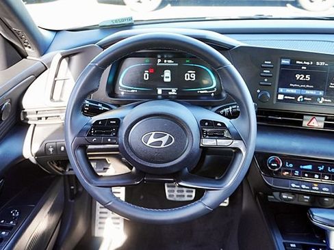 Certified 2025 Hyundai Elantra Sport FWD image 18