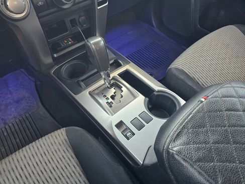 Used 2015 Toyota 4Runner SR5 image 19