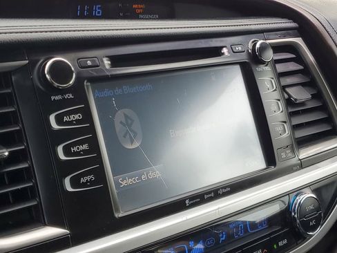 Used 2017 Toyota Highlander SE image 20