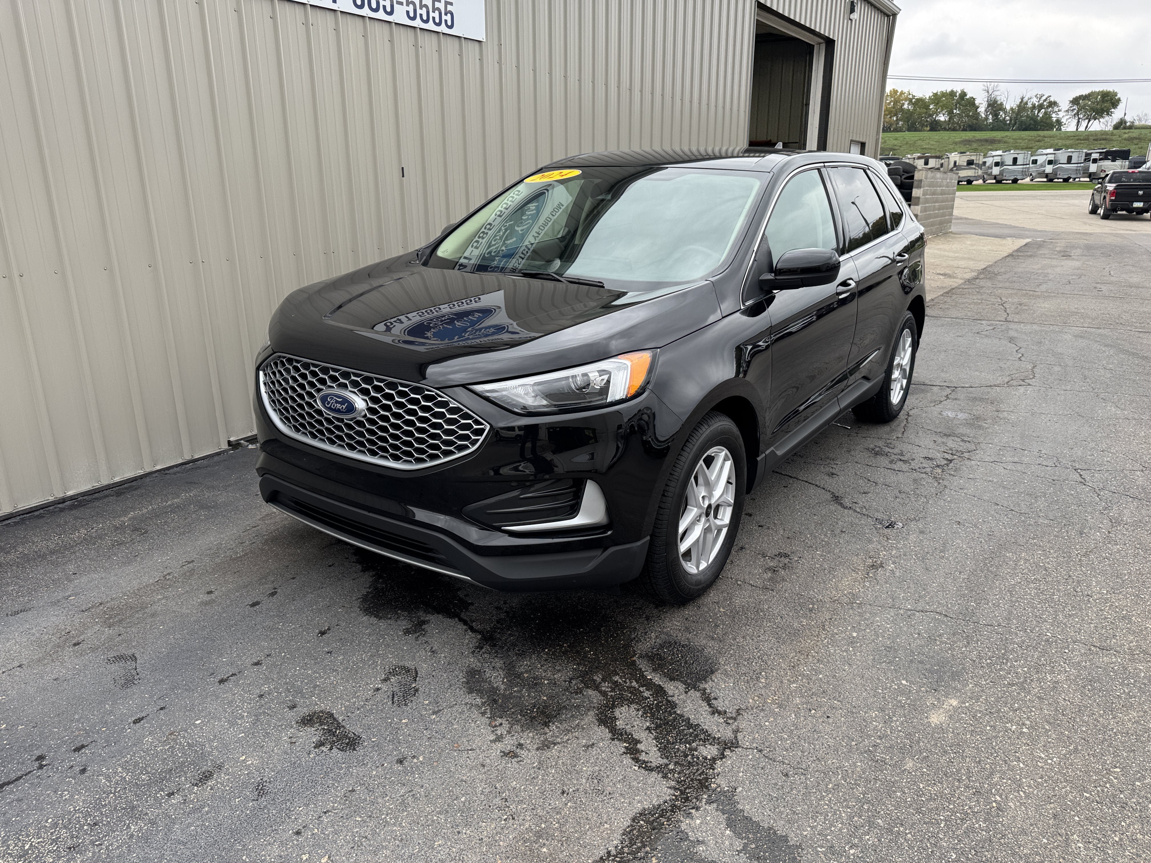 Used 2024 Ford Edge SEL AWD/4WD image 2