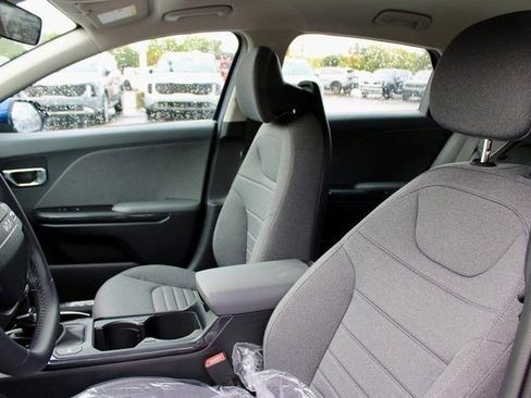 New 2025 Kia K4 EX image 13