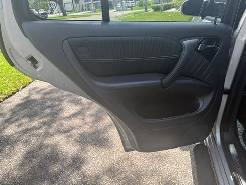 Used 2004 Mercedes-Benz ML 350 4MATIC w/ Sunroof Pkg image 14