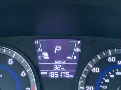 Used 2012 Hyundai Accent GS FWD image 22