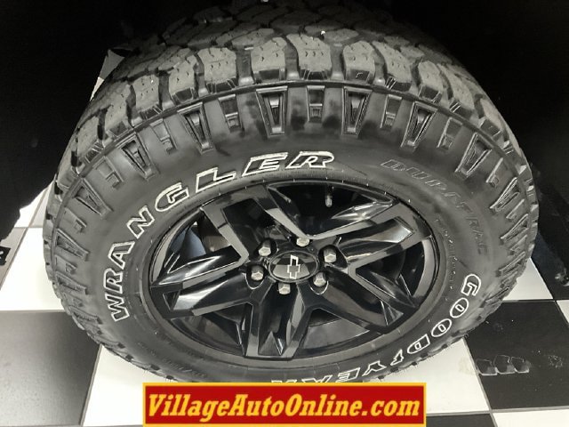 Used 2019 Chevrolet Silverado 1500 Custom Trail Boss w/ Custom Convenience Package AWD/4WD image 10