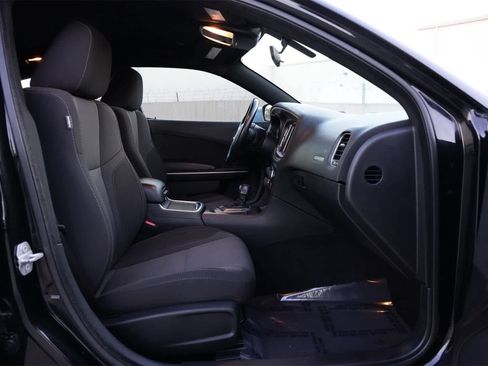 Used 2019 Dodge Charger SXT image 22