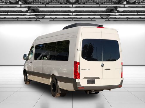 Used 2024 Mercedes-Benz Sprinter 3500 image 38