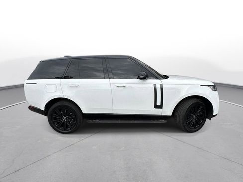 Used 2023 Land Rover Range Rover SE image 3