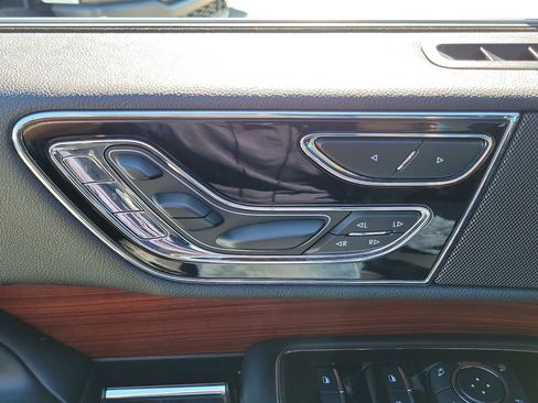Used 2021 Lincoln Navigator Reserve image 15