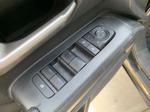 Used 2024 Toyota Tacoma TRD Off-Road AWD/4WD image 15