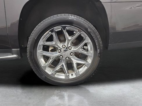 Used 2018 GMC Yukon XL SLT w/ Open Road Package AWD/4WD image 25