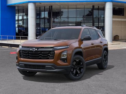 New 2027 Chevrolet Equinox LT w/ Convenience Package II FWD image 6