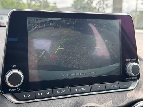 Used 2024 Nissan Sentra SV FWD image 21