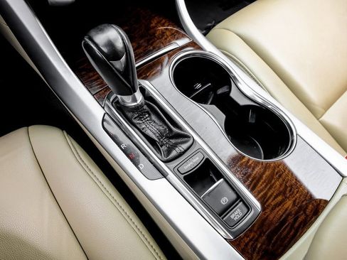 Used 2019 Acura TLX image 25