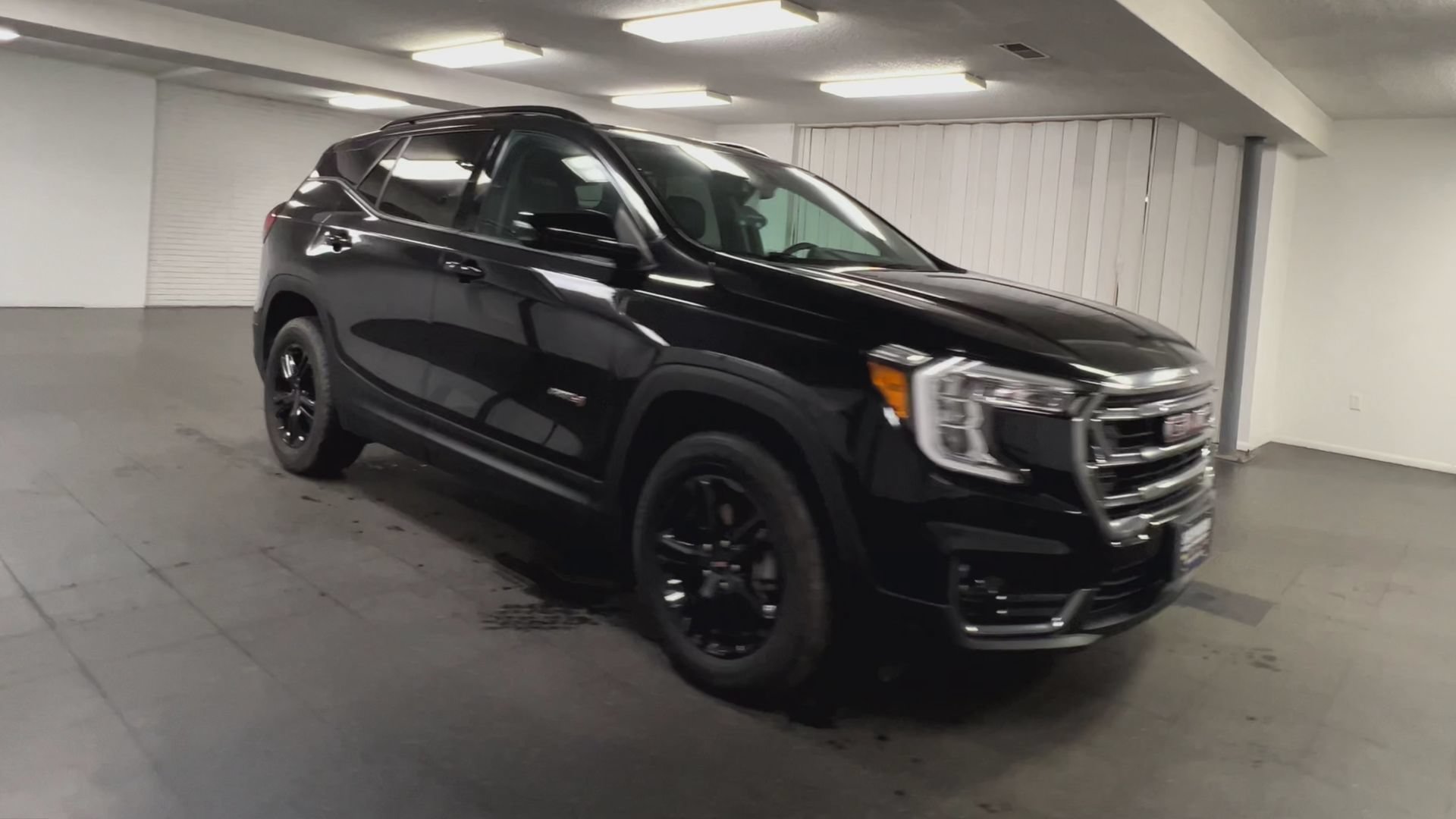 Certified 2024 GMC Terrain AT4 w/ Tech Package AWD/4WD image 1