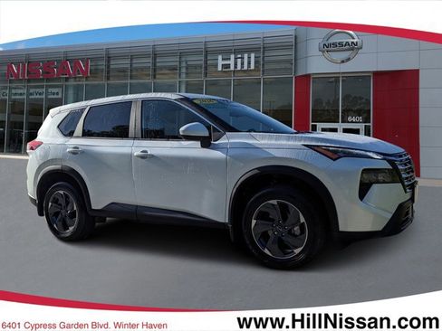 Certified 2026 Nissan Rogue SV image 1