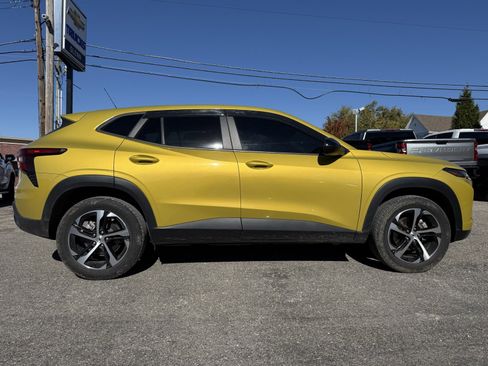 Used 2024 Chevrolet Trax RS w/ Sunroof Package image 8