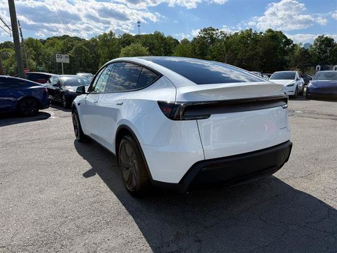 Used 2026 Tesla Model Y Long Range AWD/4WD image 3