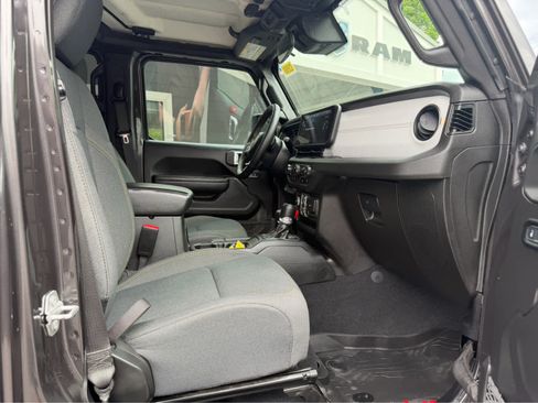 Used 2024 Jeep Wrangler Unlimited Sport AWD/4WD image 20