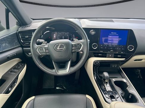 Used 2024 Lexus NX 250 FWD w/ Towing Package (2000 Lbs) image 20