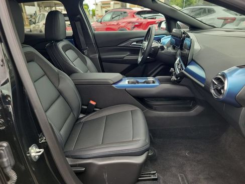 Used 2026 Chevrolet Equinox EV LT FWD image 17