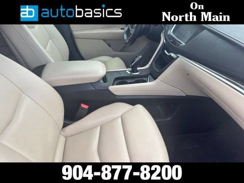 Used 2017 Cadillac XT5 FWD image 34