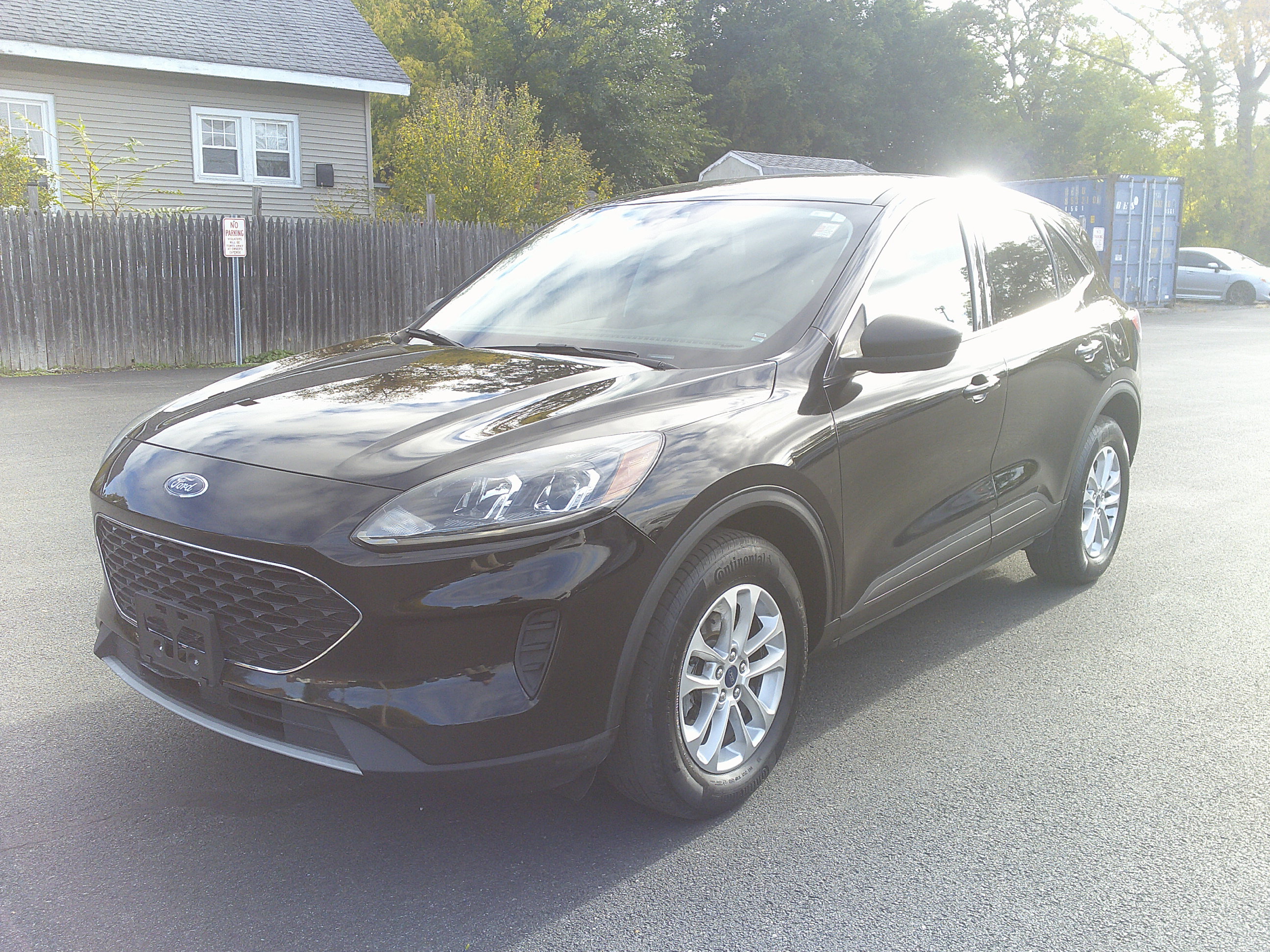 Used 2022 Ford Escape SE w/ Cold Weather Package AWD/4WD image 1