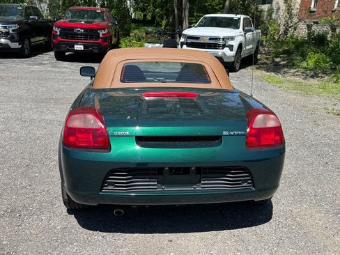 Used 2002 Toyota MR2 RWD image 5