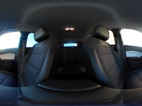 Used 2025 Chevrolet Trax LT image 42