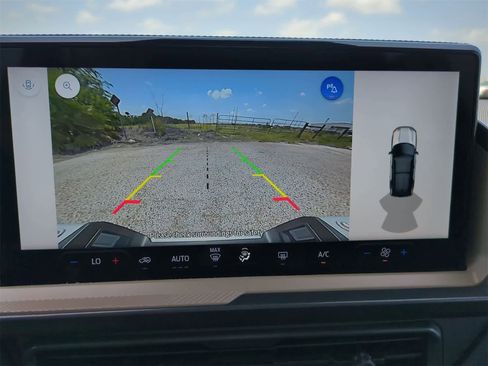 New 2025 Ford Explorer Active RWD image 21