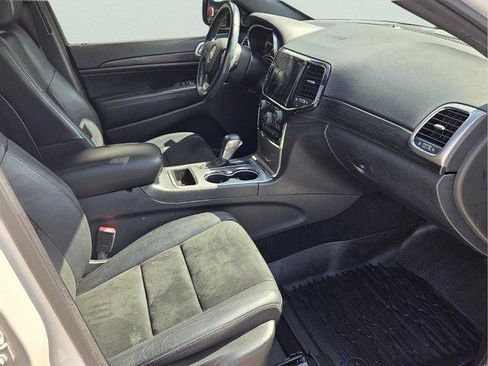 Used 2021 Jeep Grand Cherokee Laredo X RWD image 18