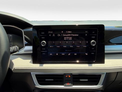 New 2026 Volkswagen Taos SE AWD/4WD image 17