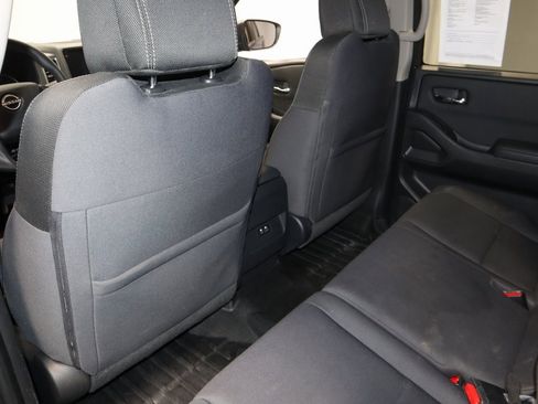 Used 2022 Nissan Frontier SV image 21