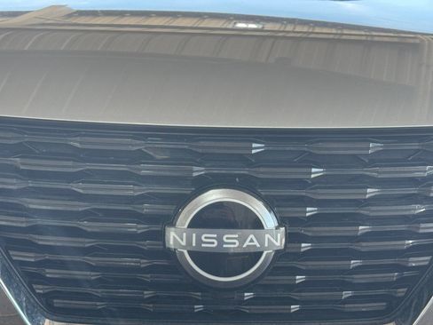 Used 2023 Nissan Rogue SV AWD/4WD image 33