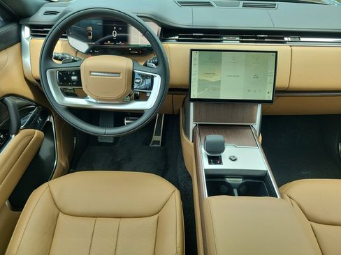 New 2026 Land Rover Range Rover Long Wheelbase SE AWD/4WD image 18