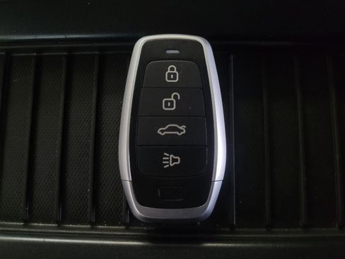 Used 2020 Chevrolet Tahoe Premier image 32