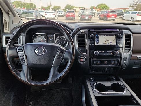 Used 2017 Nissan Titan Platinum Reserve RWD image 6
