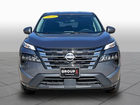 Used 2025 Nissan Rogue SV AWD/4WD image 3