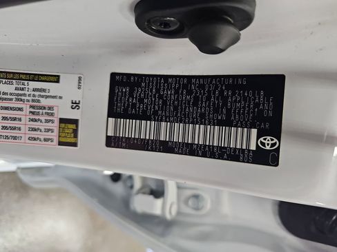 Used 2024 Toyota Corolla LE image 33