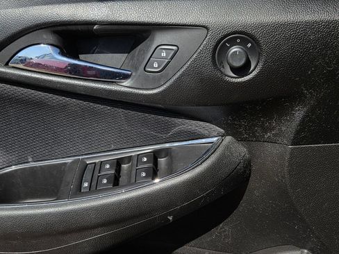 Used 2017 Chevrolet Cruze LT FWD image 20