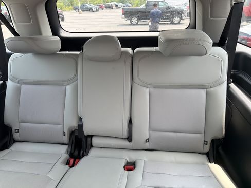 Used 2025 Ford Expedition Max Platinum w/ Driver's Package AWD/4WD image 14