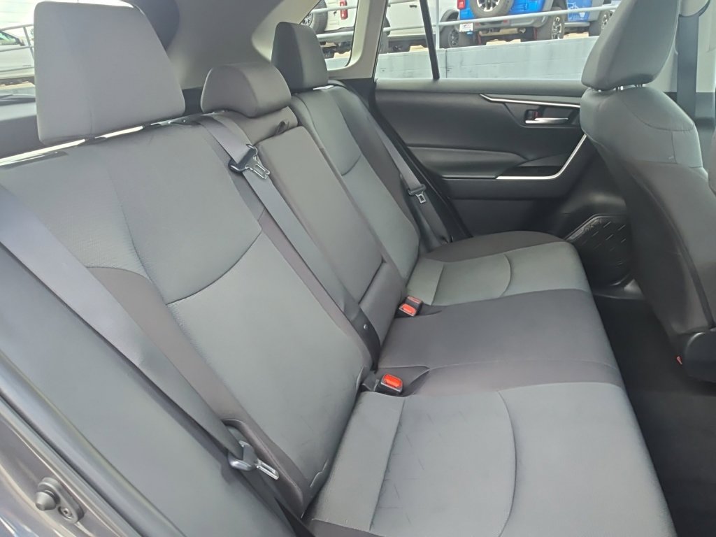 Used 2025 Toyota RAV4 XLE AWD/4WD image 11