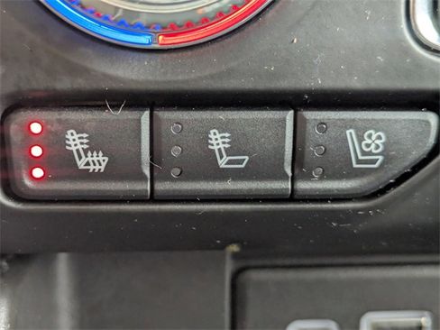 Used 2023 GMC Yukon SLT image 24