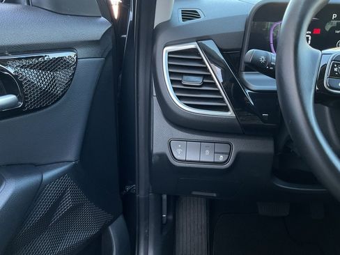 Used 2025 Kia Seltos S image 25